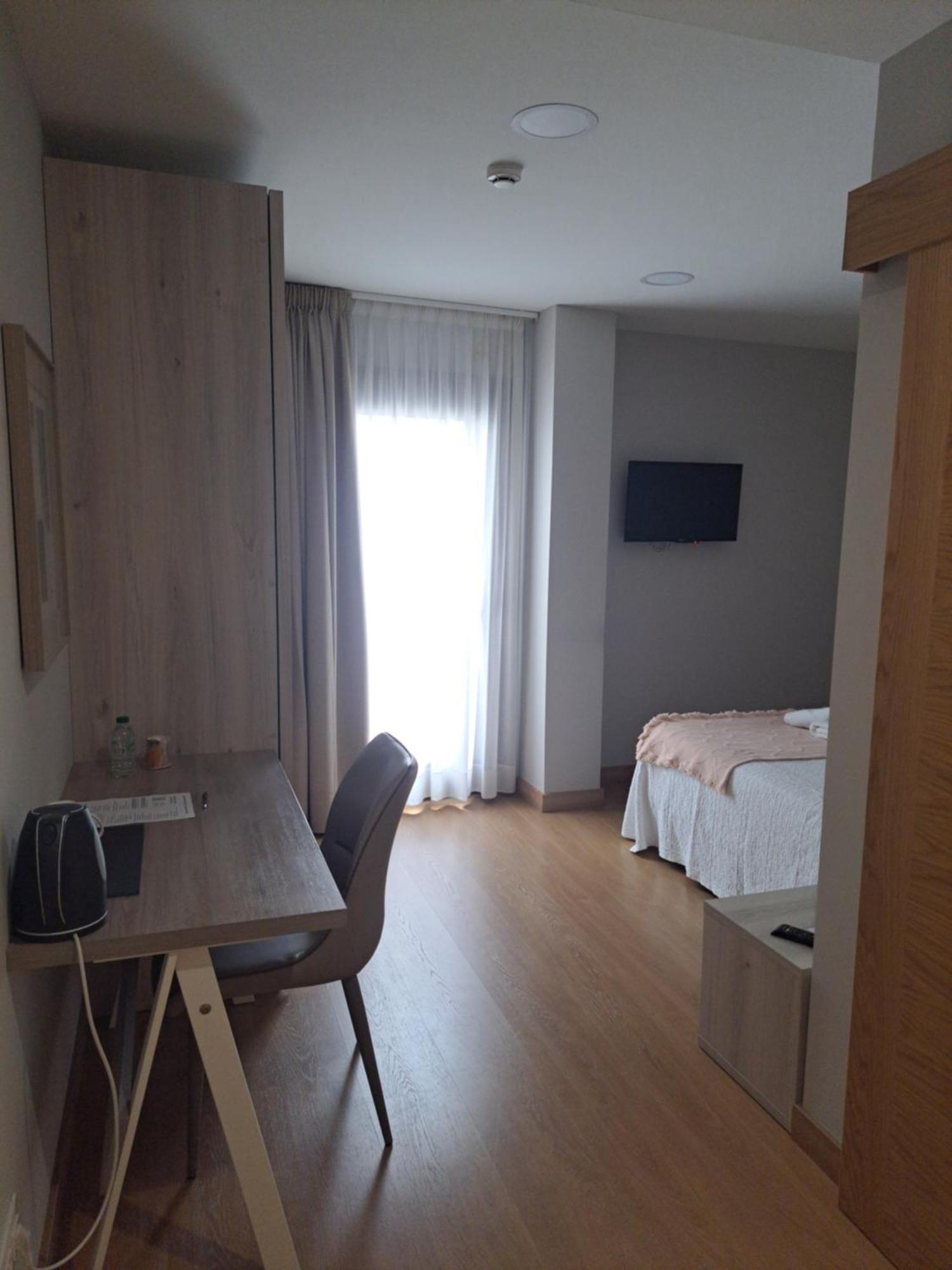 Hotel Roquino Caldas De Reis Esterno foto